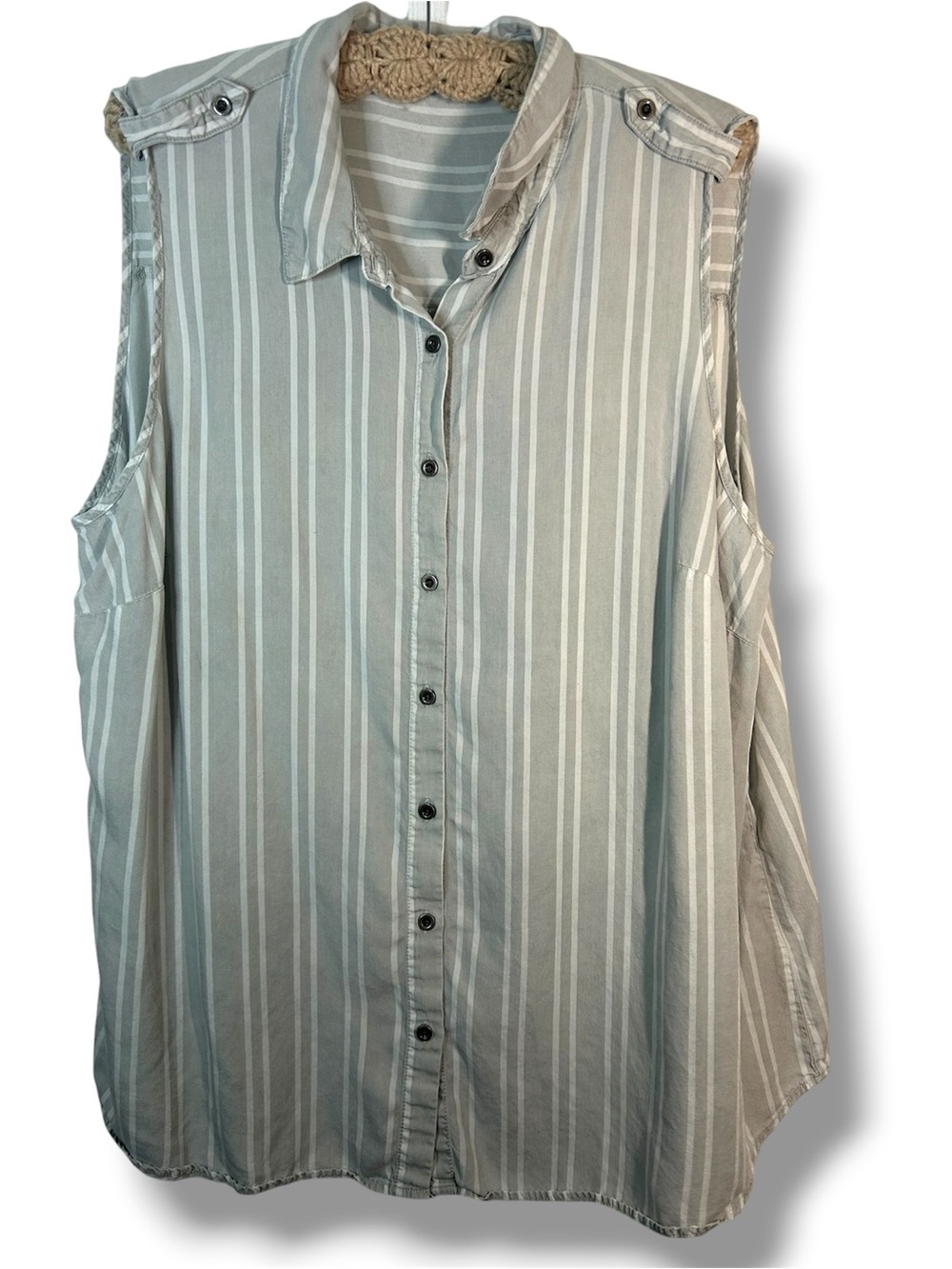Jane + Delancey Sleeveless Button Down Top 2X